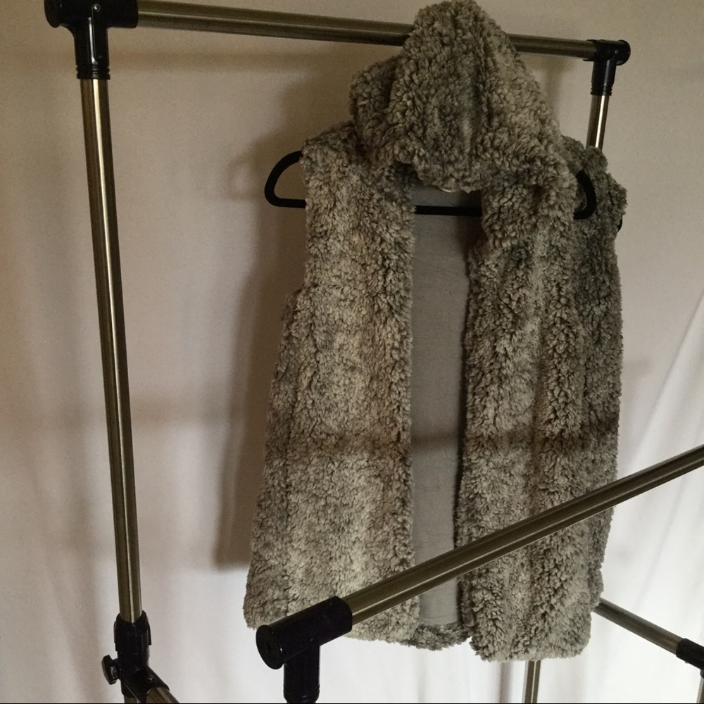 1 LEFT‼️ Pocketed Sherpa Vest - Picture 6 of 6